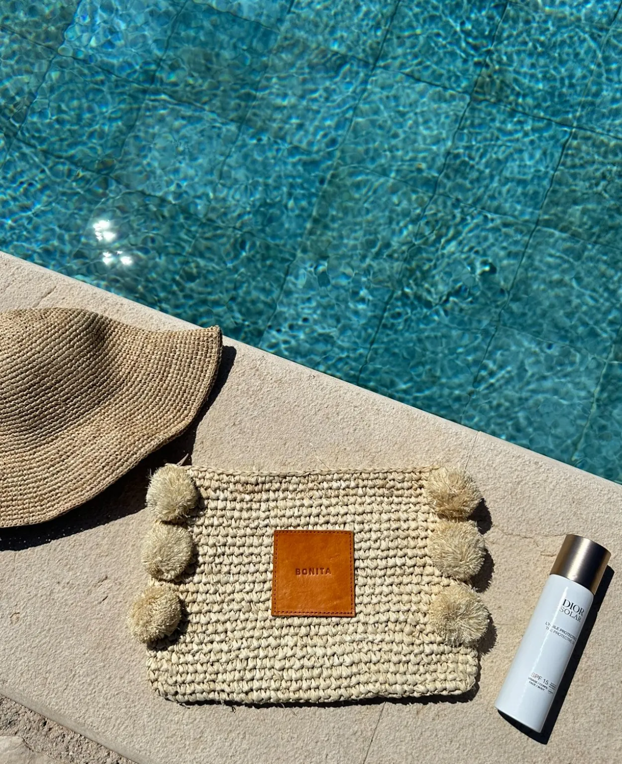 BONITA - Raffia palm clutch