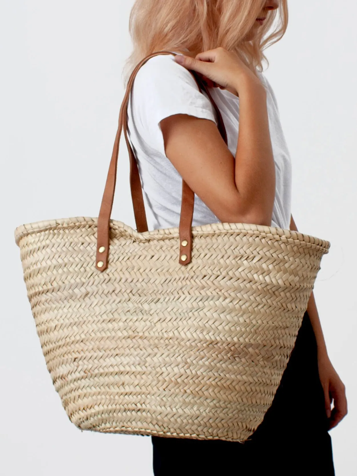 Bonita's Long Handle Basket