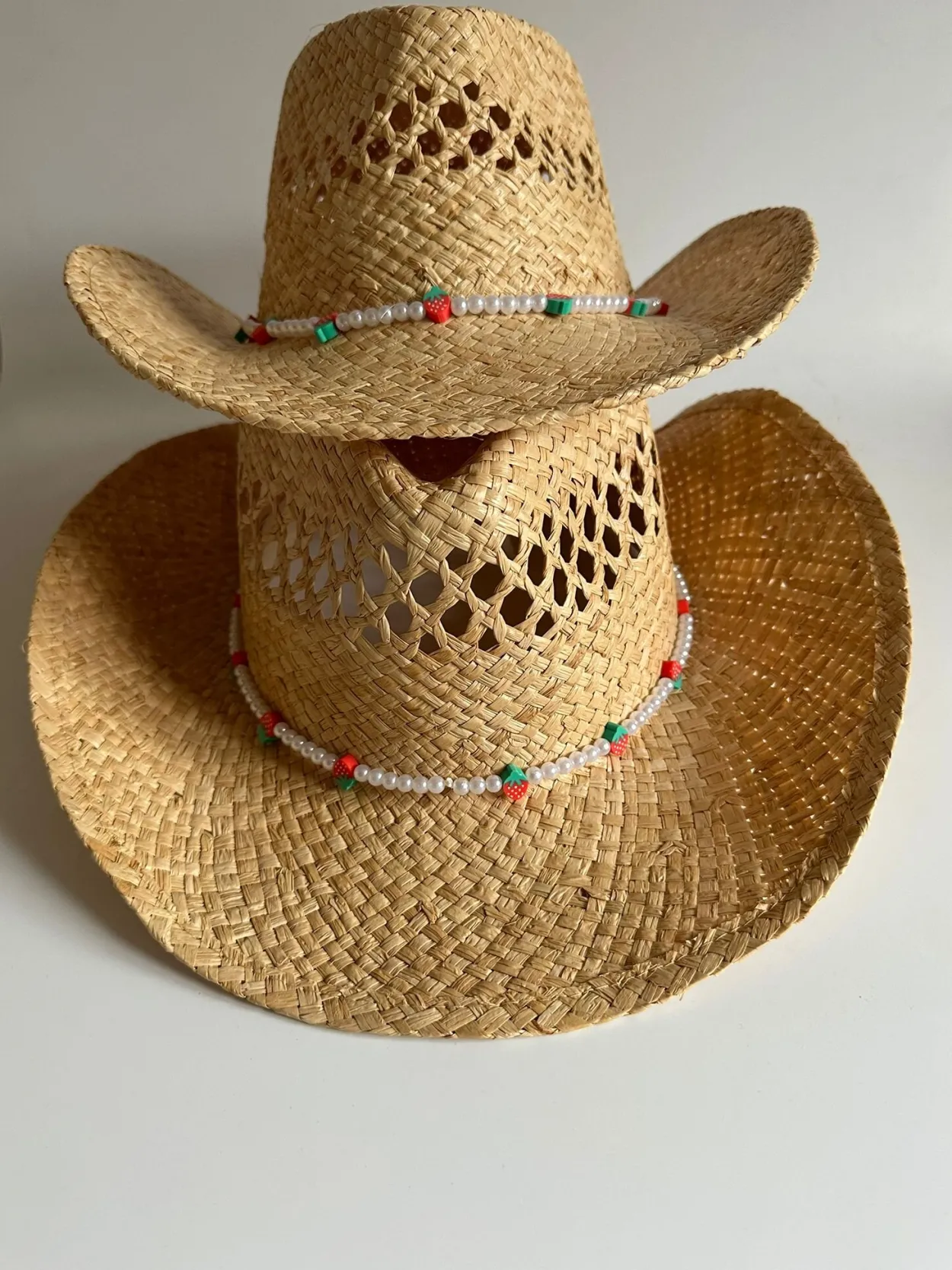 The Child Cowboy Hat - Strawberry Band