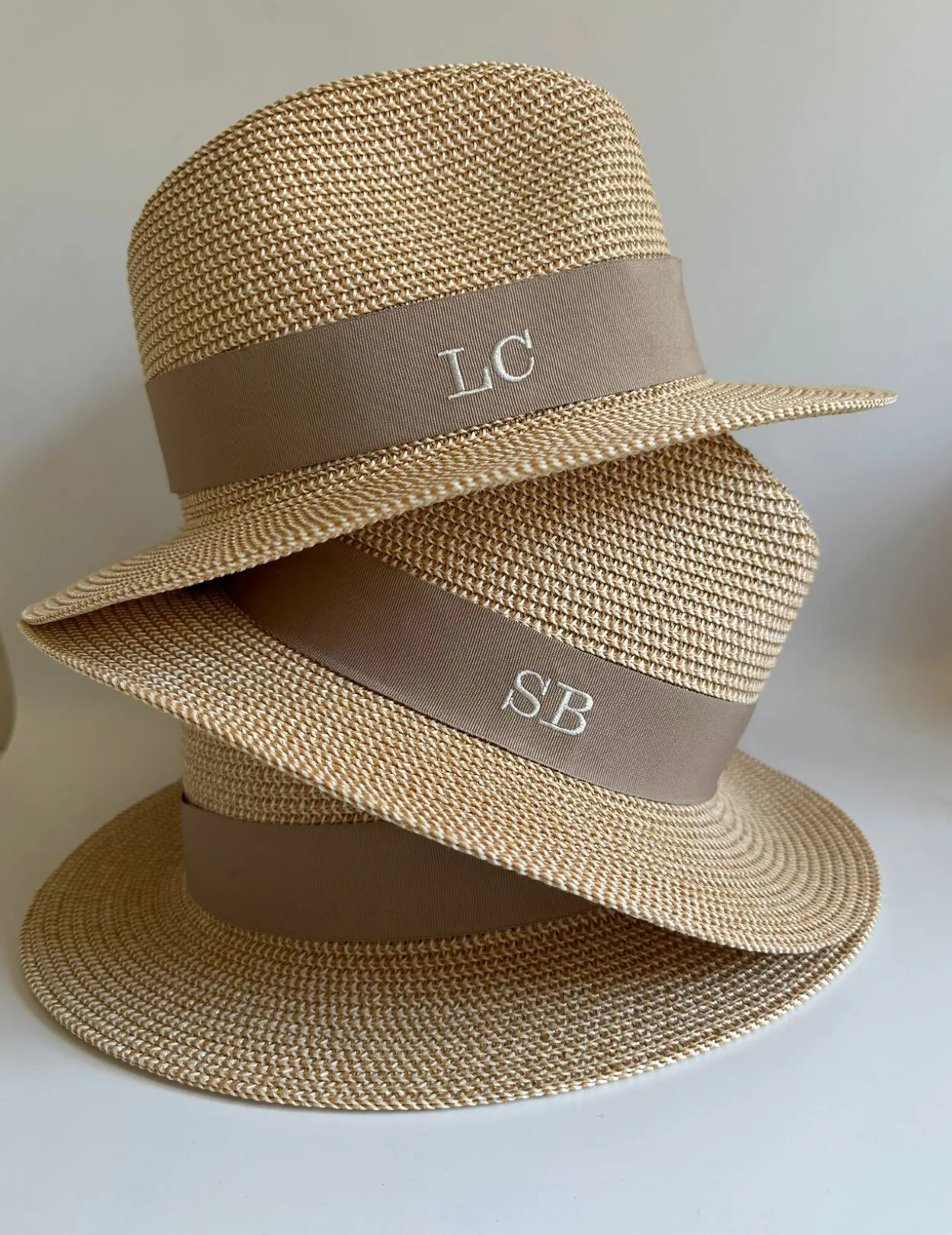The Classic Fedora - Natural with Camel Band