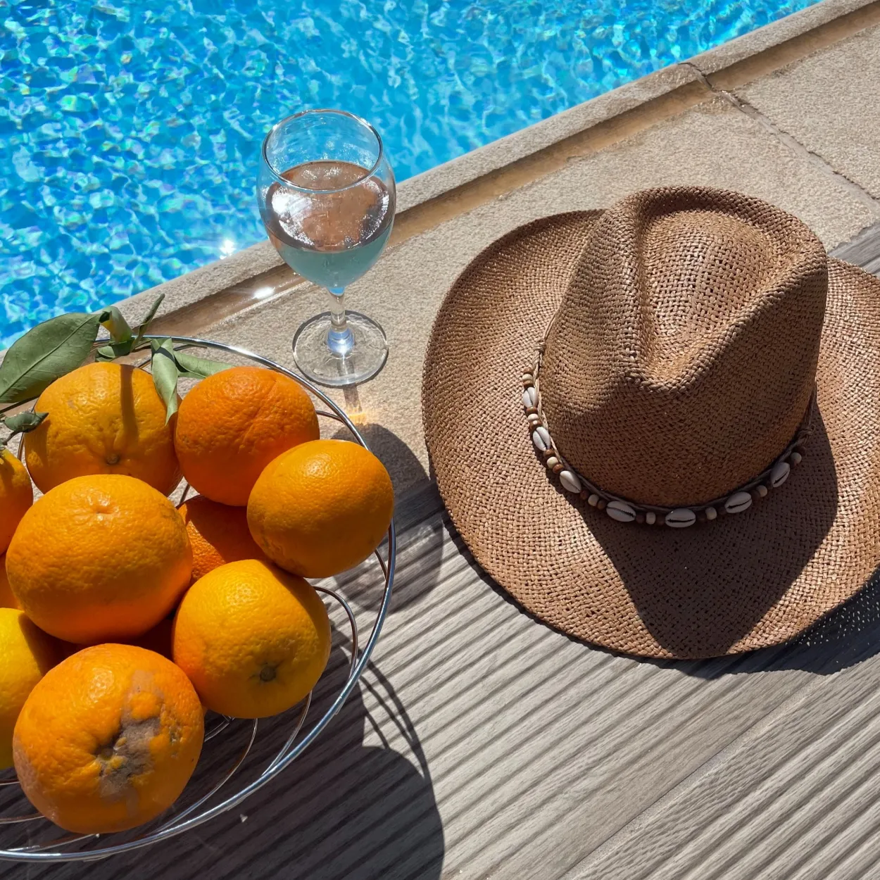 The cowboy hat with shell band